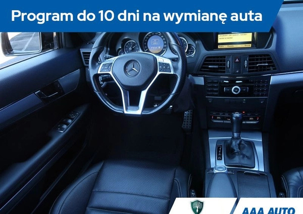 Mercedes-Benz Klasa E cena 53000 przebieg: 229903, rok produkcji 2011 z Poddębice małe 379